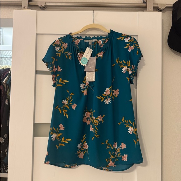 Daniel Rainn Tops - Daniel Rainn Floral Teal Women's Top